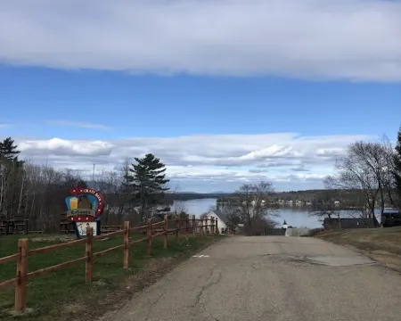 Cozy 2 bedroom 2bath condo Weirs Beach Lake Winnipesaukee Laconia, NH Gunstock Hotels in Laconia