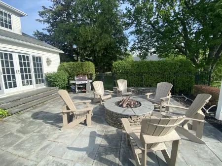 1818 Modern Farm House with Pool, Hot Tub and a large permanent dock on the lake