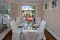 Stunning golf course view vacation home Hotels in Tustin