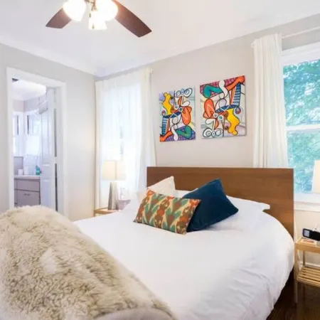 Charming Garage Apartment