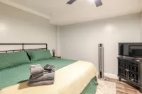 Downtown Retreat 5 mins to UT and Market Square