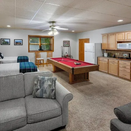 Large & Luxurious Condo in Smoky Mountain Country Club with Washer & Dryer!