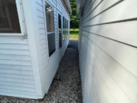 NEW: Spacious & Convenient Hideaway!Centrally located & 10 min from airport! Hotels in Windsor