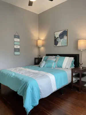 Bellevue Bungalow*2BR*King & Queen*5 min to Cinti 로버트 J. 바쓰 레이크 공원 주변 호텔