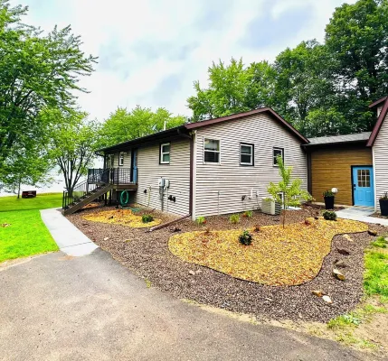 Sunset Cabin on Lower Turtle Lake - 10 Guests/6Beds - Dogs Allowed