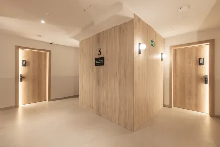 Líbere Málaga Trinidad Отели рядом с достопримечательностью «Плайя де ла Малагета»