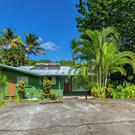 Hilo Hawaiian Beach Apartment