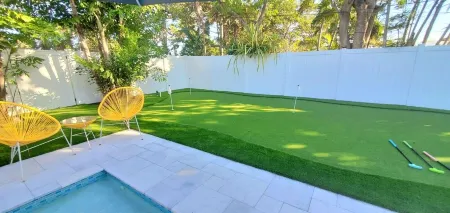 POSHPADZ - Banyan Villa - Close to Jupiter Beach - Private Pool & Tiki Sleeps 8 Отели рядом с достопримечательностью «Uptown Art Jupiter»