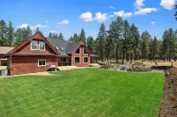 Secluded Acreage with Hot Tub and Game Room