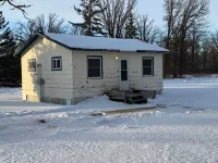 Rainy River Rentals Cabin 1: Private dock Minutes to Lake of the Woods Hotels in Lake of the Woods County