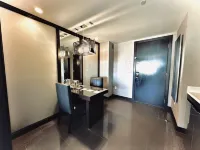 Vdara Resort -Junior Luxury Suite on the Strip - Free Parking & No Resort Fees