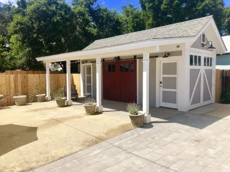 Walk only two blocks to downtown with private backyard space! Pet-Friendly!