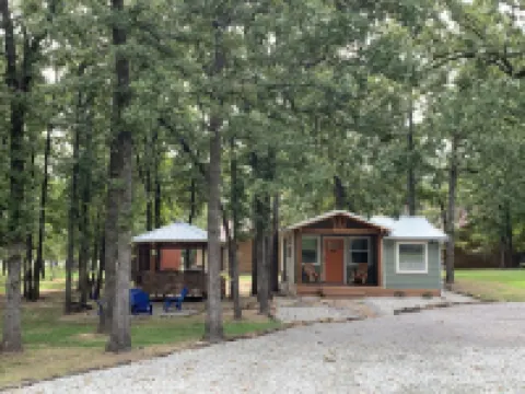 Cozy Lake Cabin - Fire Pit, Near Beach, Hiking, Golf & Disc Golf!