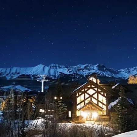 Winter Wonderland Ski in Out Pool Spa 360 Views Cozy with Amenities Galore!Lodge