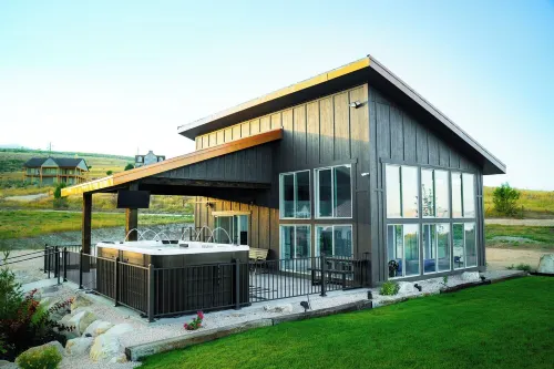 Spacious 8-bedroom house with a private heated pool, spa, pickleball and more!