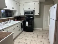 Spacious 4-Bdrm house in Ruston with WiFi and AC & Wonderful front & back porch