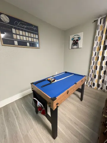 Cozy 5-Bedroom Home in Aurora!Perfect blend of comfort & convenience