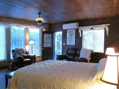 Comfy Studio for Two.  A short 5 miles to SF Plaza! SWAN 공원 주변 호텔