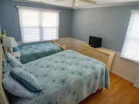 Cottage on the Beach, Pet Friendly!