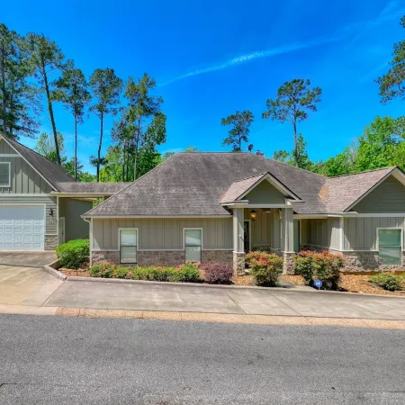 Sleeps 22! First Class home with 2 master suites on Lake Sam Rayburn!