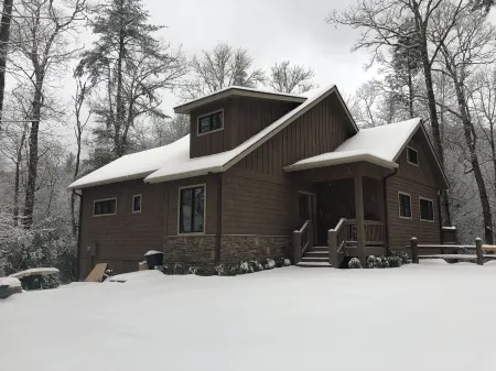 Beautiful mountain retreat home in Mountain Club at Cashiers