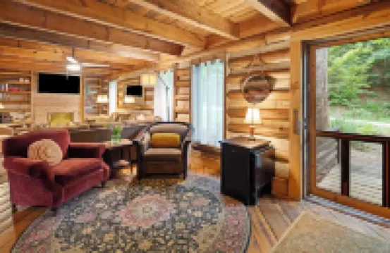 Spacious Cabin in Pisgah Forest.
