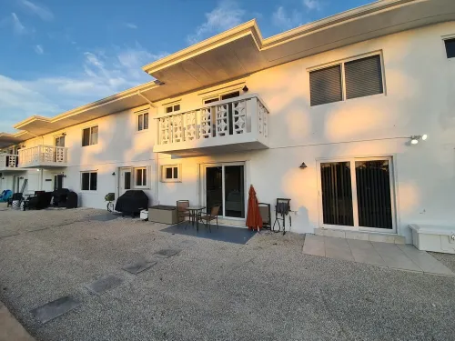 Direct Ocean Front, Beautiful Views, Close to Everything. MONTHLY RENTALS ONLY