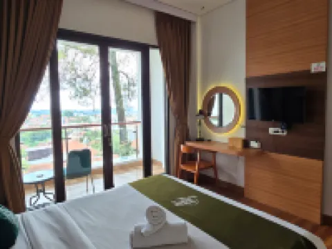 Are You and I Bed & Breakfast Hotels in Cimenyan