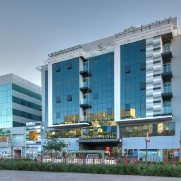 City Avenue Hotel - Muteena Hotels near Adventureland