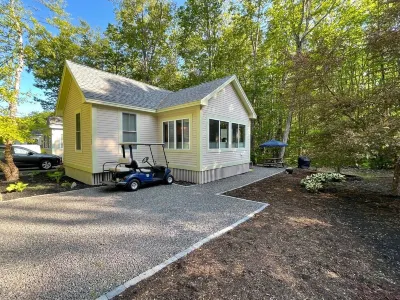 "Coastal Retreat" at Seaglass Village Cottages