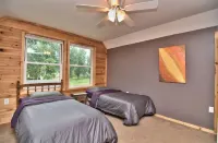 Riverfront Retreat For Kayaking, Fishing and Hot Tub