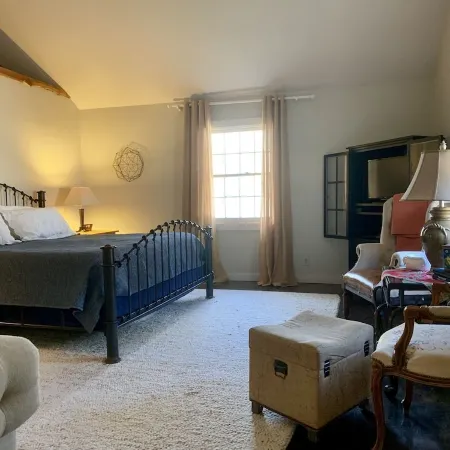 Bella Rosa Cottage - Stroll to Wimberley Square! Cypress Creek just steps away