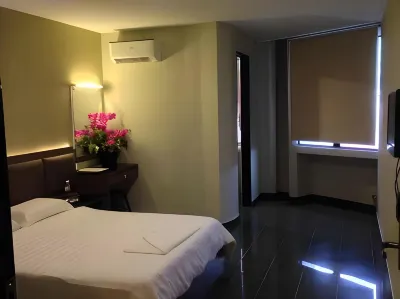 吉打雙溪大年 B+ 飯店 Fs Wedding House Sg Petani附近的飯店