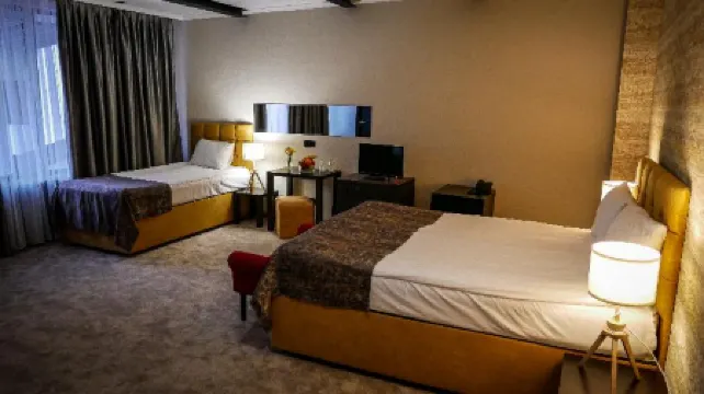 Riverside Boutique Hotel