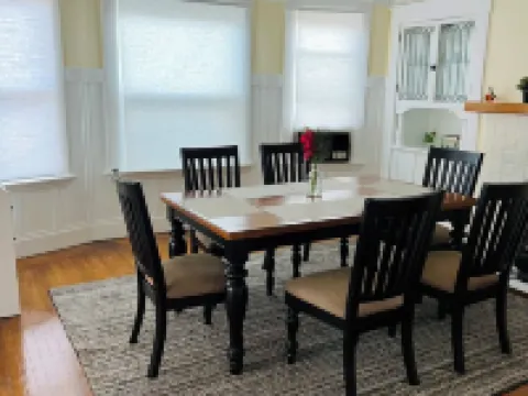 Charming 3-bedroom house in excellent Alameda with AC, WiFi Hotels in Alameda