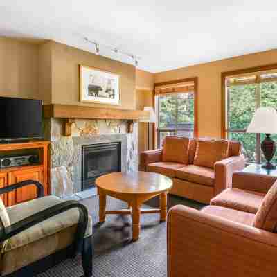 Hilton Grand Vacations Club Whistler Rooms