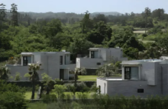 神聖森林明尚比特度假泳池別墅 漢拿山國立公園附近的飯店