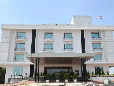 Hotel Allum Hotels near HST Shopping Complex