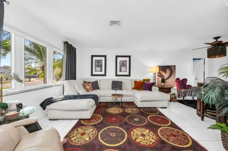 Rare Find! -East Boca Bliss - 1 mile to Beach 3-Bed 2 Bath home with Pool,