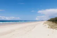 'The Palms on Nautilus' - Beach house on the park & sea