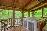 New+ Updated. Hot Tub. Near Trails. Game Room. Firepit. Secluded 8 Acres