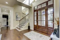 13 Wagon Rd. Vacation paradise! Close to the beach! Water view!