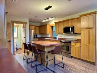 Stunning River-Side Cottage with Fire Pit!