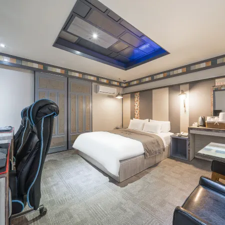 Motel Mac