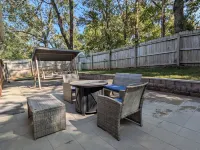 Golden Retreat: Central Bliss for Family & Friends Fun