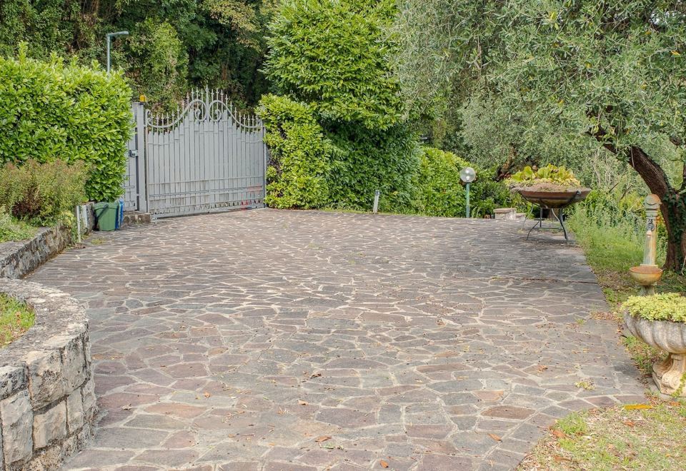 Hotel Villa CastleGrace Lake Garda - Italian Homing, Exterior, Garden