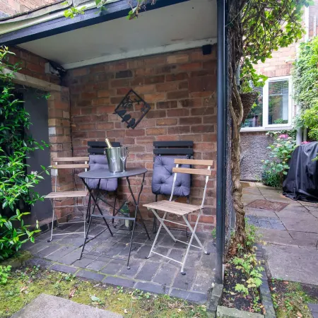 Host & Stay - Terrace House on Canal