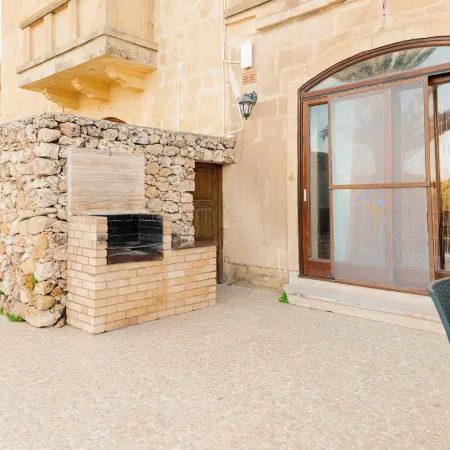 Villa Savona Sleeps 7 with Private Pool