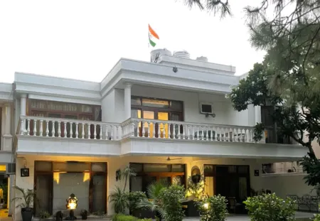 The Stay Inn New Delhi Отели рядом с достопримечательностью «Iltutmish's Tomb»