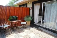 Cottonwood Guesthouse Oasis Hotel di 